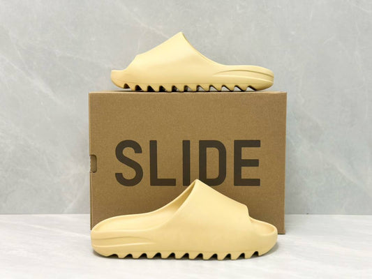 Yeezy Slide Beige